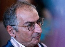 زیباکلام: استعفای روحانی انحرافی و آدرس غلط دادن است