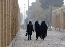 انتخاب لباس چقدر از عمر زنان را هدر می‌دهد؟