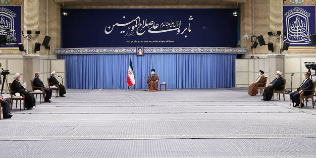 رهبر انقلاب :مشکل اقتصاد کشور نداشتن راهکار نیست/ همت، شجاعت و پیگیری جدی نیاز است