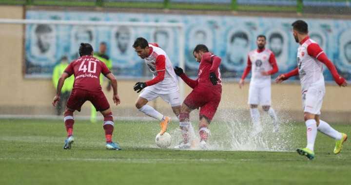 فوتبال در استخر با آهنگ کارتون “پت و مت”