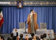 رهبر انقلاب در دیدار معلمان: ملت باید در مقابل آرایش جنگی دشمن، آرایش مناسب بگیرد