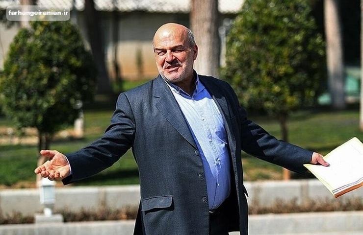 کلانتری: مردم در رختخواب لخت شوند، در نشیمن لباس بپوشند!