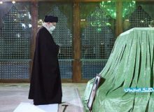 حضور رهبر انقلاب در مرقد مطهر امام راحل و گلزار شهدا