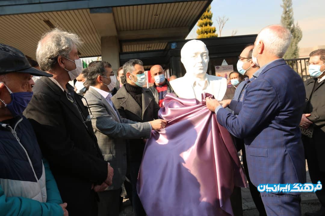 سردیس زنده یاد جعفر کاشانی مقابل باشگاه شاهین نصب شد