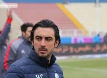 مهدی رحمتی:انگار داور در زمین کارت عروسی پخش می‌کرد!