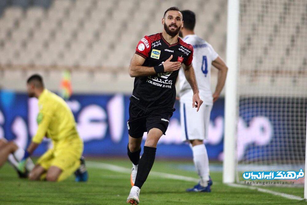 خیز سرخ ها برای قهرمانی نیم فصل / پرسپولیس ، استقلال را پایین کشید