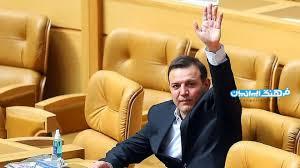 آقای عزیزی خادم ! با سیاست “یک بام و دو هوا” به جایی نمی رسی / فرصت ها بازگشت ناپذیرند