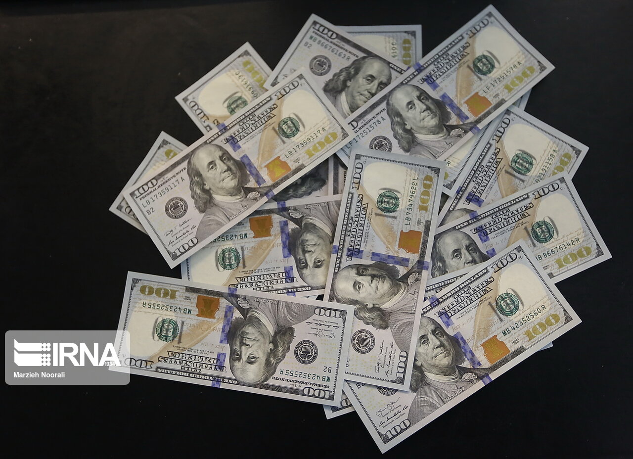 سرنوشت دلار در ۱۴۰۰