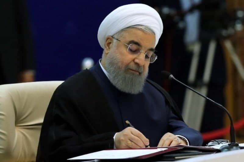 روحانی: ارتش بزرگتر از آن است که آن را به سیاست فرو بکاهیم