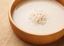 فواید شگفت انگیز آب برنج برای پوست و مو