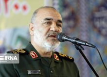 سرلشکر سلامی: زمان آن رسیده واکسن کرونا به آمریکایی‌ها بدهیم