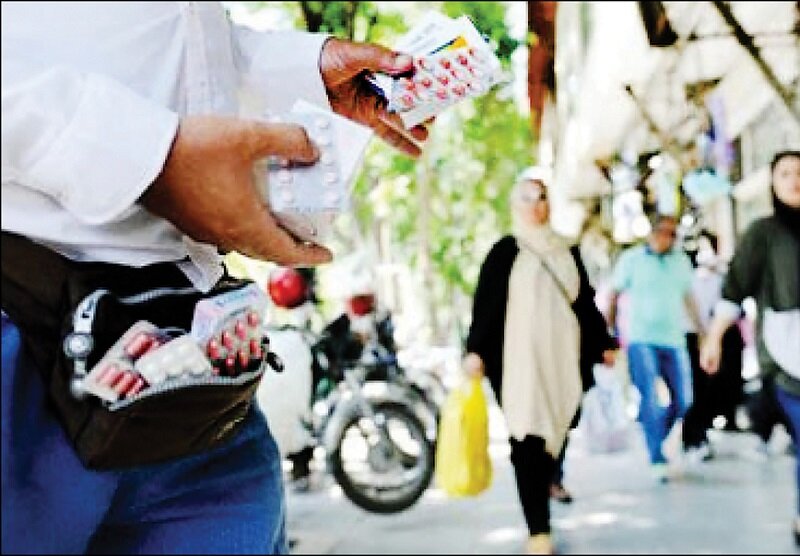 رییس سازمان غذا و دارو: واردات فایزر نداشته ایم/ آنچه به اسم فایزر فروخته می شود تقلبی است