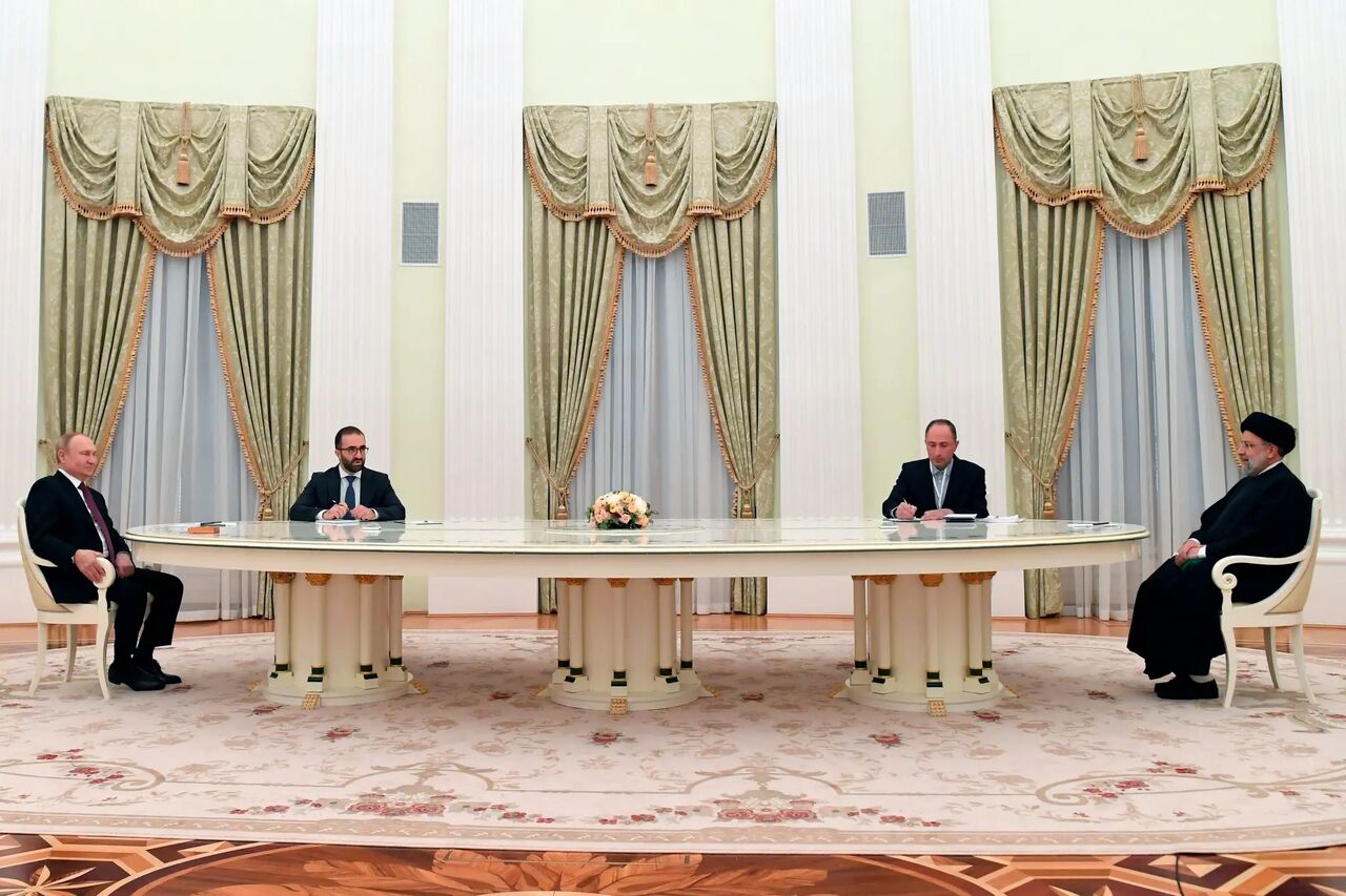 نیویورک تایمز: دیدار رییسی-پوتین نمایش وحدت دو کشور در مقابل آمریکا بود