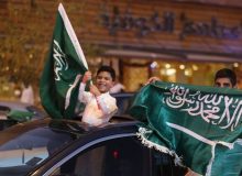 رای مجلس عربستان به تغییر پرچم این کشور/ واکنش ها به احتمال حذف عبارت « لا اله الا الله محمد رسول الله» از پرچم؛ ریاض: شایعه است