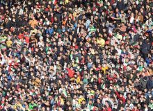 چرا زنان پشت در ورزشگاه مشهد ماندند؟