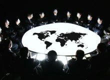 سنگر شرقی در مقابلِ فرهنگ غربی