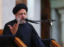 مسوولان باید نسبت به جامعه و همراه بودن با زندگی مردم توجه داشته باشند