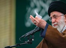 رهبر انقلاب: بعضی اول انقلاب سوپر انقلابی بودند اما نتوانستند در مسیر بمانند