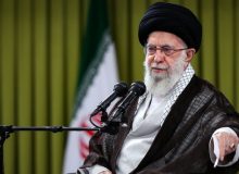 رهبر انقلاب: اساتید بسیجی در همه زمینه‌ها پیشران باشند
