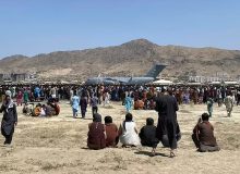 سرگردانی بایدن در قبال افغانستان، با گذشت یک سال از خروج پرآشوب آمریکا