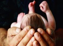 نوزاد فروخته‌شده از بهزیستی سردرآورد
