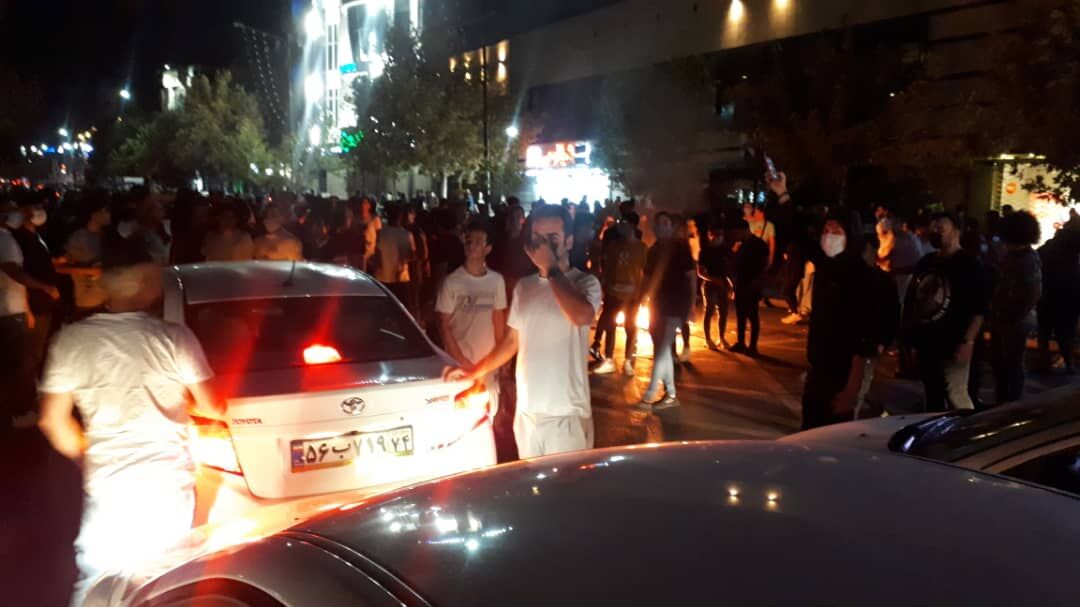 خبرگزاری دولت: تجمع در کرج، تبریز، مشهد، بیرجند، کیش، کرمان، یزد، رشت، کرمانشاه، اردبیل، اصفهان، ارومیه، قزوین، زنجان، ایلام، ساری، اراک، همدان و بجنورد