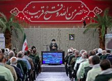 رهبر انقلاب: حقایق دفاع مقدس باید به گوش جوان‌ها برسد/ طرف جنگ، استکبار جهانی بود