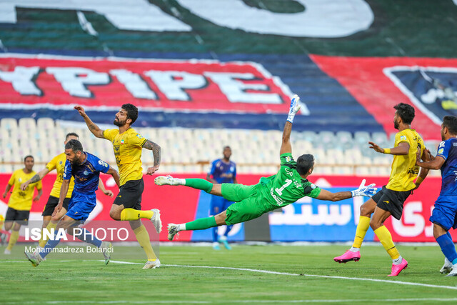 به کام سپاهان، علیه پرسپولیس