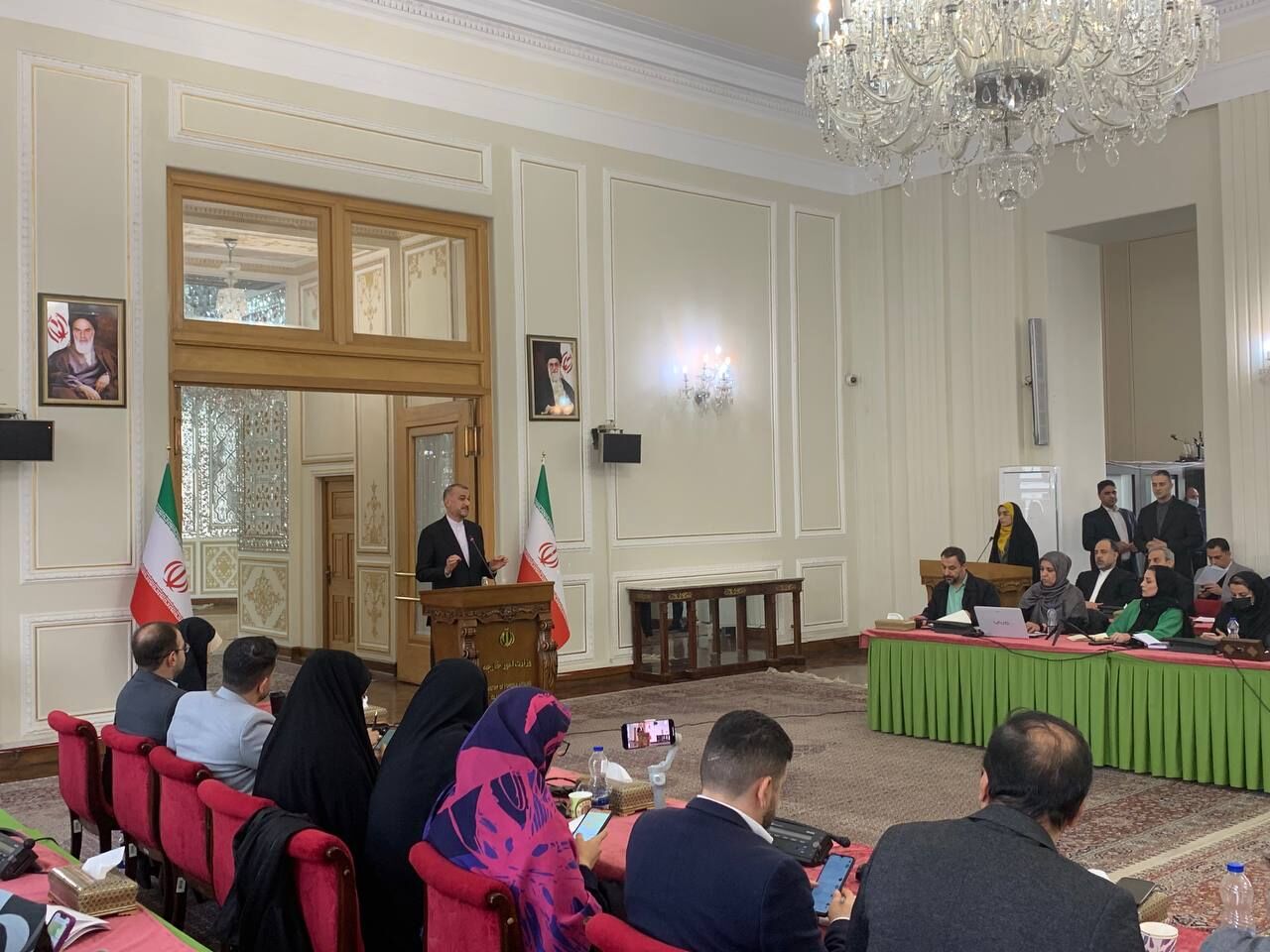 تبادل پیام با آمریکا برای رفع تحریم‌ها ادامه دارد
