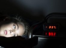 مهم‌ترین پیامدها و خطرات دیرخوابیدن!