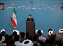 روشنفکر واقعی به‌موقع مخاطرات را شناسایی و با شجاعت هشدارهای لازم را ارائه می‌دهد