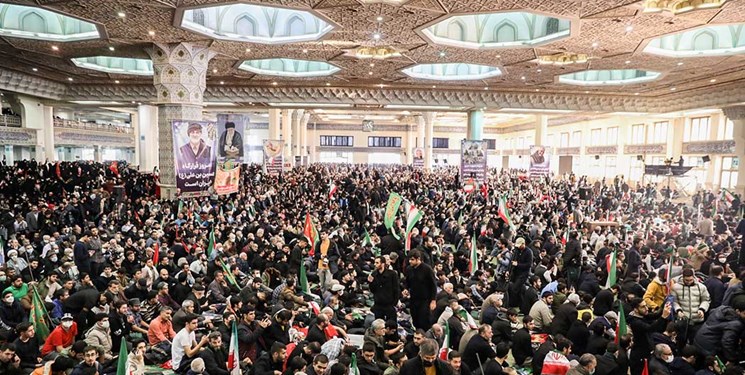 اجتماع بزرگ تهران برای حاج قاسم| حضور مهمانانی از 100 کشور جهان/ رئیسی: شهید سلیمانی هیمنه آمریکا را در منطقه به شکست کشانید