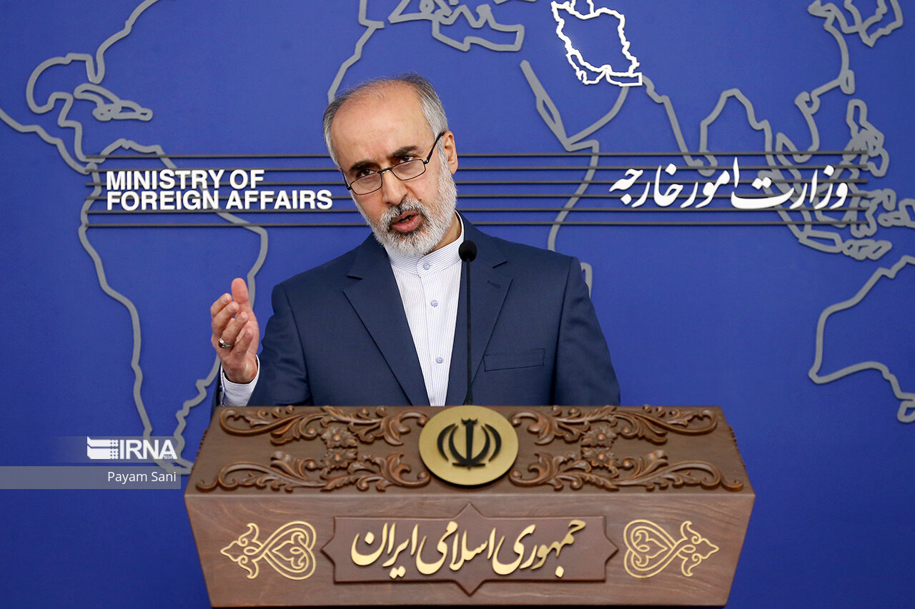 واکنش کنعانی به دیدار مکرون با عناصر ضد انقلاب