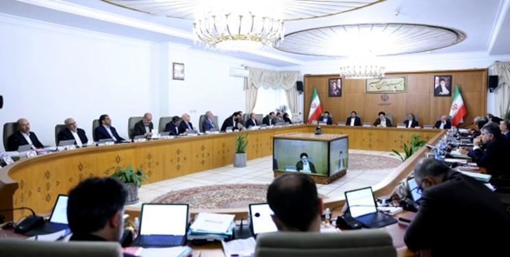 رئیسی: دولت خود را ملزم می‌داند با تلاش بی‌وقفه برای مهار تورم گام بردارد