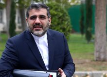 وزیر ارشاد: هیچ مشکلی برای بازگشت هنرمندان به داخل کشور وجود ندارد