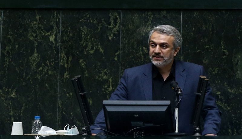 آشفته‌بازار خودرو جان‌پناه وزیر صمت!/ فروش فله‌ای خودرو برای فرار از استیضاح