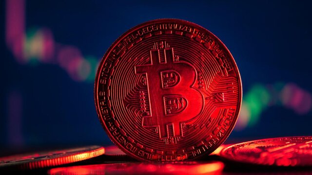 بیت‌کوین تسلیم شد
