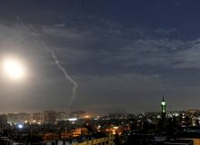زخمی شدن ۳ شهروند سوری در حملات موشکی رژیم صهیونیستی به حومه حمص
