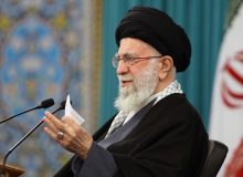 رهبر انقلاب: اگر زندگی کارگر ارتقاء پیدا کند وضع کشور ارتقاء می‌یابد/ جامعه کارگری اعتراض دارد اما با دشمن مرزبندی کرده است