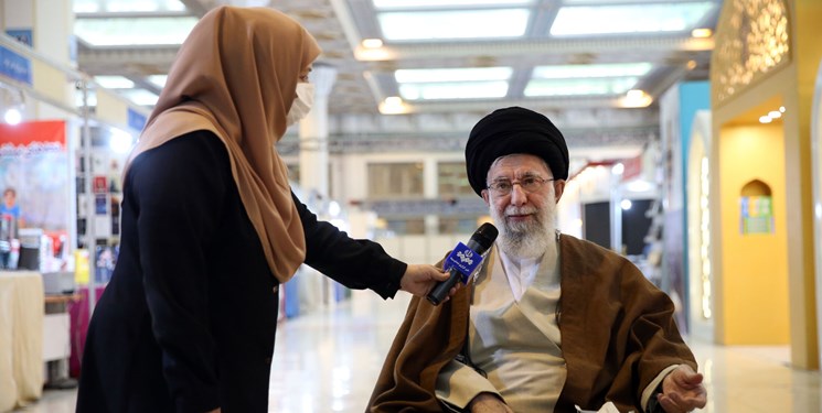 رهبر انقلاب: کتاب همچنان در جایگاه والای خود قرار دارد/ فرهنگ‌سازی کشور نیازمند کتاب است