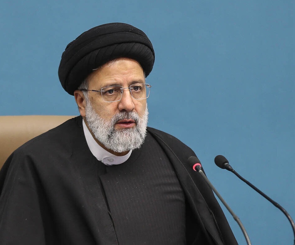 دولت مسئول پیگیری فرامین رهبری برای تقویت روابط با کشورهای مسلمان و همسایه است