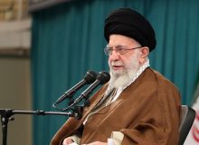 رهبر انقلاب: در همه مسائل جهانی در «حرف و اقدام و مواجهه با اقدام دیگران»، عزتمندانه و متکی بر اصول حرکت می‌کنیم