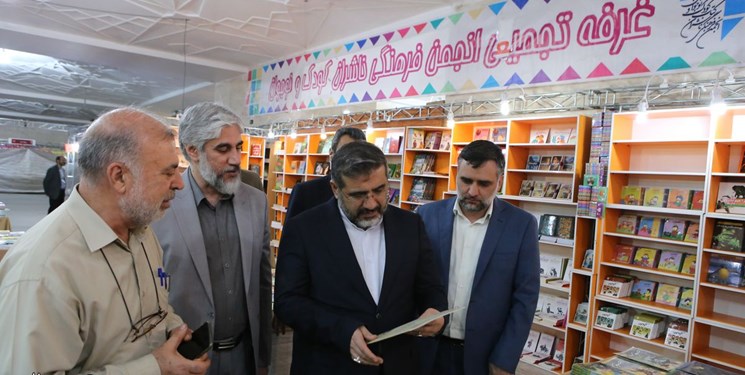 وزیر ارشاد: بازدید و فروش محصولات در نمایشگاه کتاب رشد ۶۰ درصدی داشته است