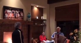 بازنشر اجرای بی‌نقص سلطان قلب‌ها توسط عارف در یک مهمانی