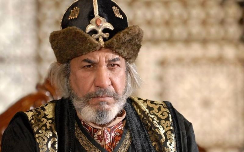 بازیگر پیشکسوت تلویزیون زیر تیغ رفت