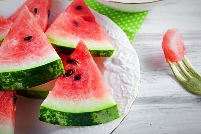 آیا خوردن هندوانه برای کودکان مضر است؟