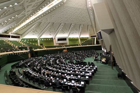 اجازه واردات خودروهای کارکرده حتی به خودروسازان داخلی!