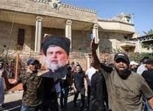 عراقی‌ها سفارت سوئد در بغداد را به آتش کشیدند