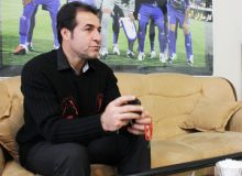 جای نکونام بودم استعفا می‌دادم و می‌رفتم