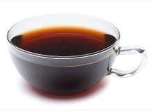 مضرات چای پررنگ؛ از زخم معده تا یبوست